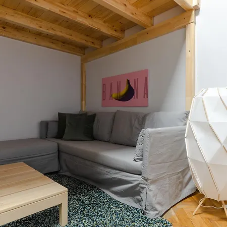 Ajowan Apartman *